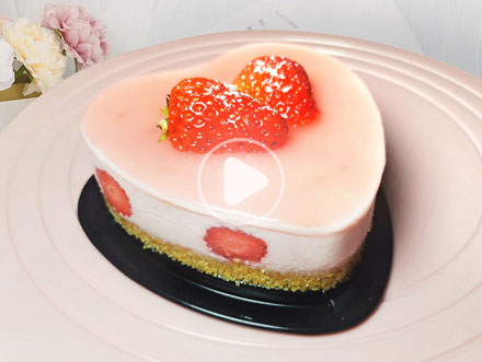 居家自制的4寸心形草莓慕斯蛋糕的做法与配方